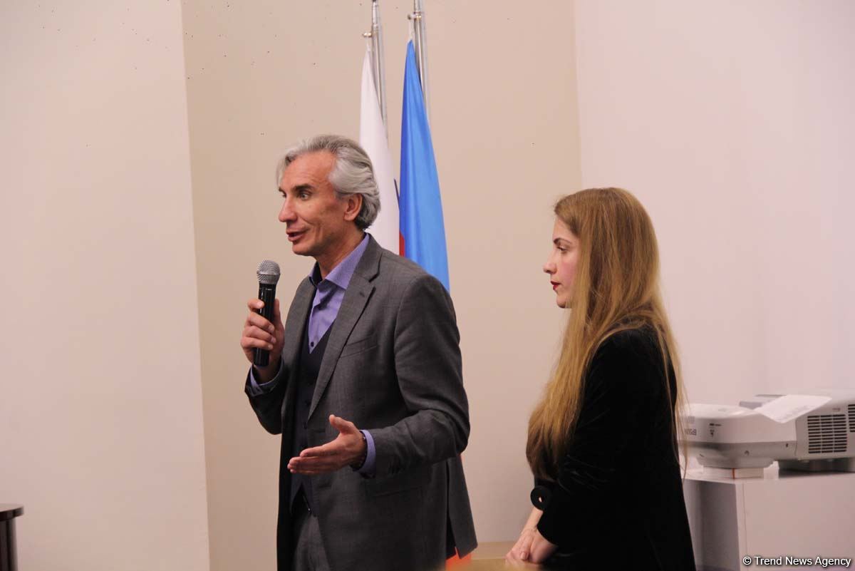 Ты во мне поешь, Азербайджан! Концерт узбекского певца Хурсанда Шерова – когда на помощь приходят друзья  (ВИДЕО, ФОТО)