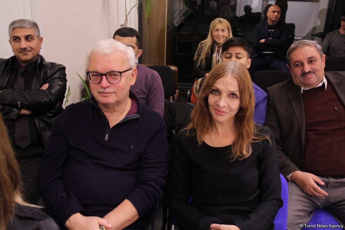 Ты во мне поешь, Азербайджан! Концерт узбекского певца Хурсанда Шерова – когда на помощь приходят друзья  (ВИДЕО, ФОТО)