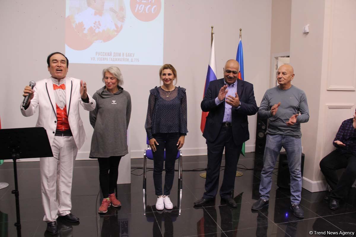 Ты во мне поешь, Азербайджан! Концерт узбекского певца Хурсанда Шерова – когда на помощь приходят друзья  (ВИДЕО, ФОТО)