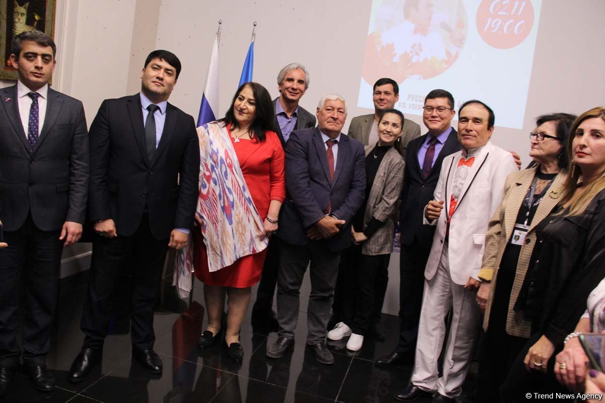 Ты во мне поешь, Азербайджан! Концерт узбекского певца Хурсанда Шерова – когда на помощь приходят друзья  (ВИДЕО, ФОТО)