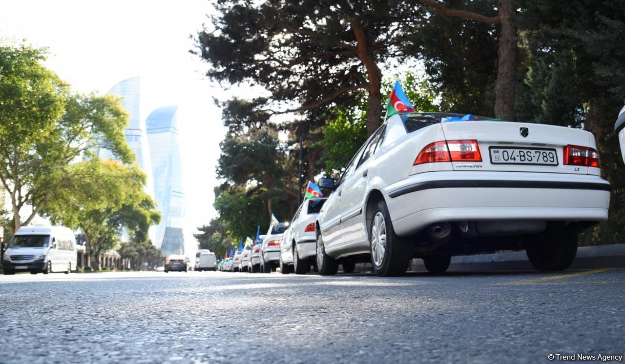 В Баку проходит автопробег “Победа” (ФОТО)