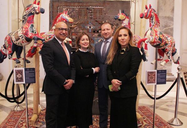 В Four Seasons Baku состоялось торжественное открытие бутика "Азерхалча" – красочные Карабахские скакуны и потрясающие ковры (ФОТО)