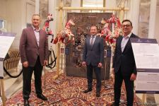 В Four Seasons Baku состоялось торжественное открытие бутика "Азерхалча" – красочные Карабахские скакуны и потрясающие ковры (ФОТО)