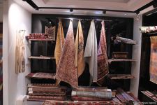В Four Seasons Baku состоялось торжественное открытие бутика "Азерхалча" – красочные Карабахские скакуны и потрясающие ковры (ФОТО)