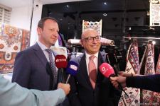 В Four Seasons Baku состоялось торжественное открытие бутика "Азерхалча" – красочные Карабахские скакуны и потрясающие ковры (ФОТО)