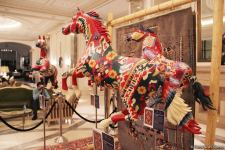 В Four Seasons Baku состоялось торжественное открытие бутика "Азерхалча" – красочные Карабахские скакуны и потрясающие ковры (ФОТО)