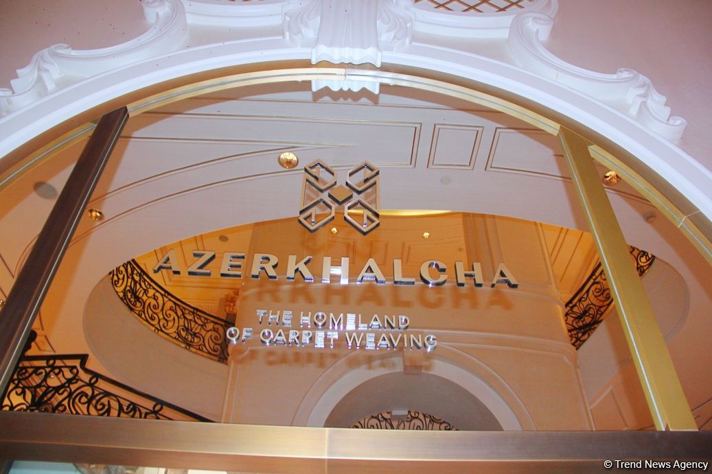 В Four Seasons Baku состоялось торжественное открытие бутика "Азерхалча" – красочные Карабахские скакуны и потрясающие ковры (ФОТО)