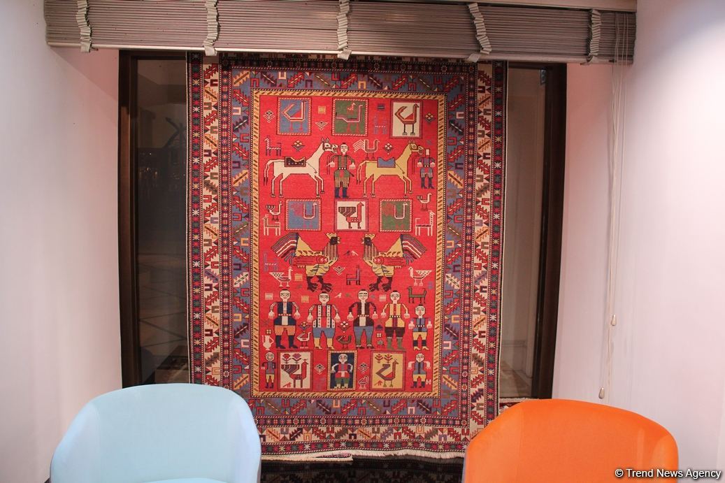 В Four Seasons Baku состоялось торжественное открытие бутика "Азерхалча" – красочные Карабахские скакуны и потрясающие ковры (ФОТО)