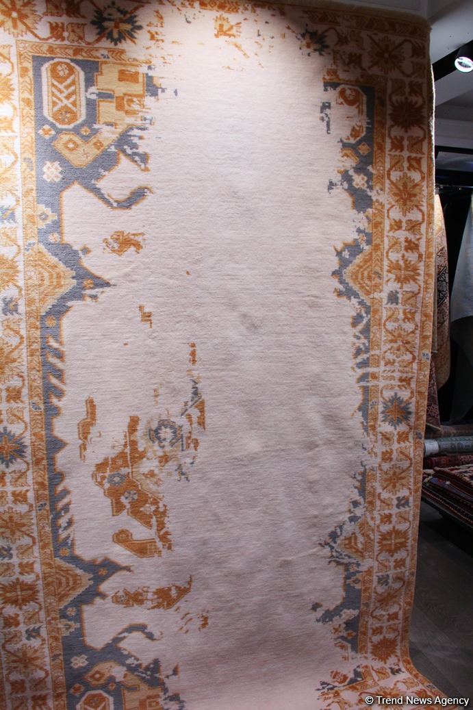 В Four Seasons Baku состоялось торжественное открытие бутика "Азерхалча" – красочные Карабахские скакуны и потрясающие ковры (ФОТО)