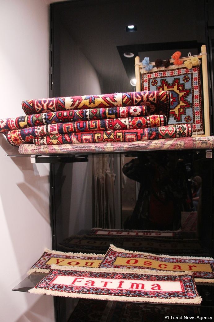 В Four Seasons Baku состоялось торжественное открытие бутика "Азерхалча" – красочные Карабахские скакуны и потрясающие ковры (ФОТО)