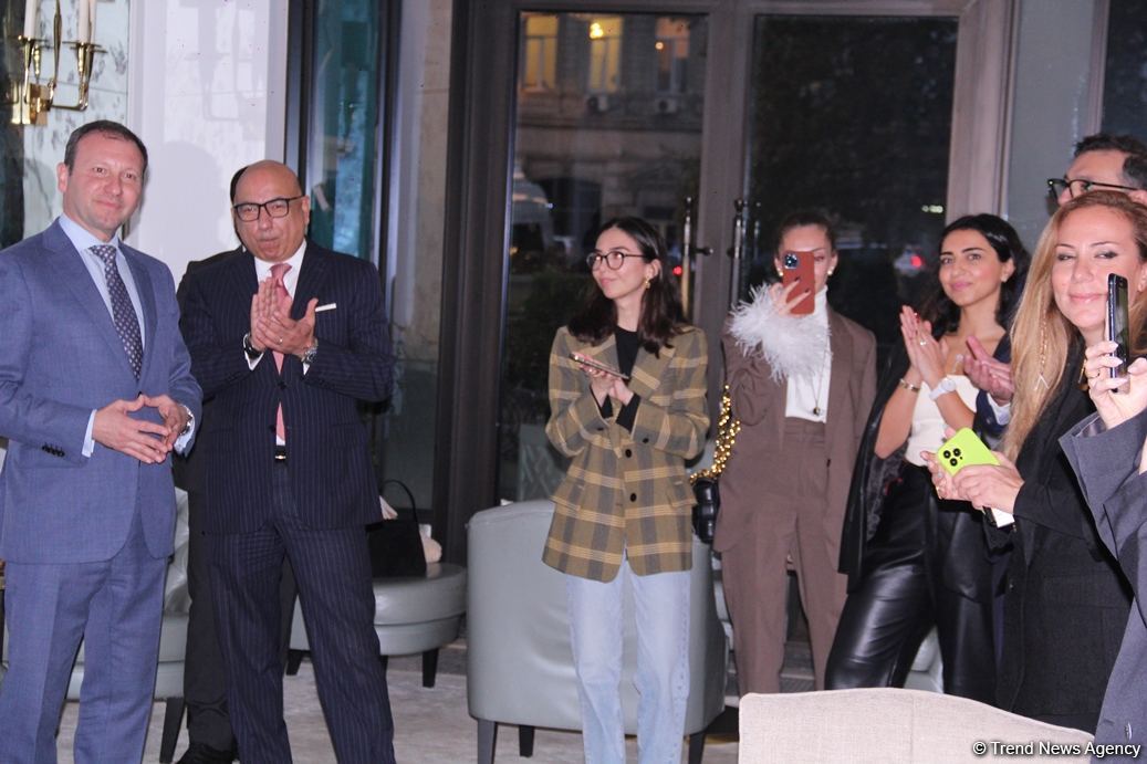 В Four Seasons Baku состоялось торжественное открытие бутика "Азерхалча" – красочные Карабахские скакуны и потрясающие ковры (ФОТО)