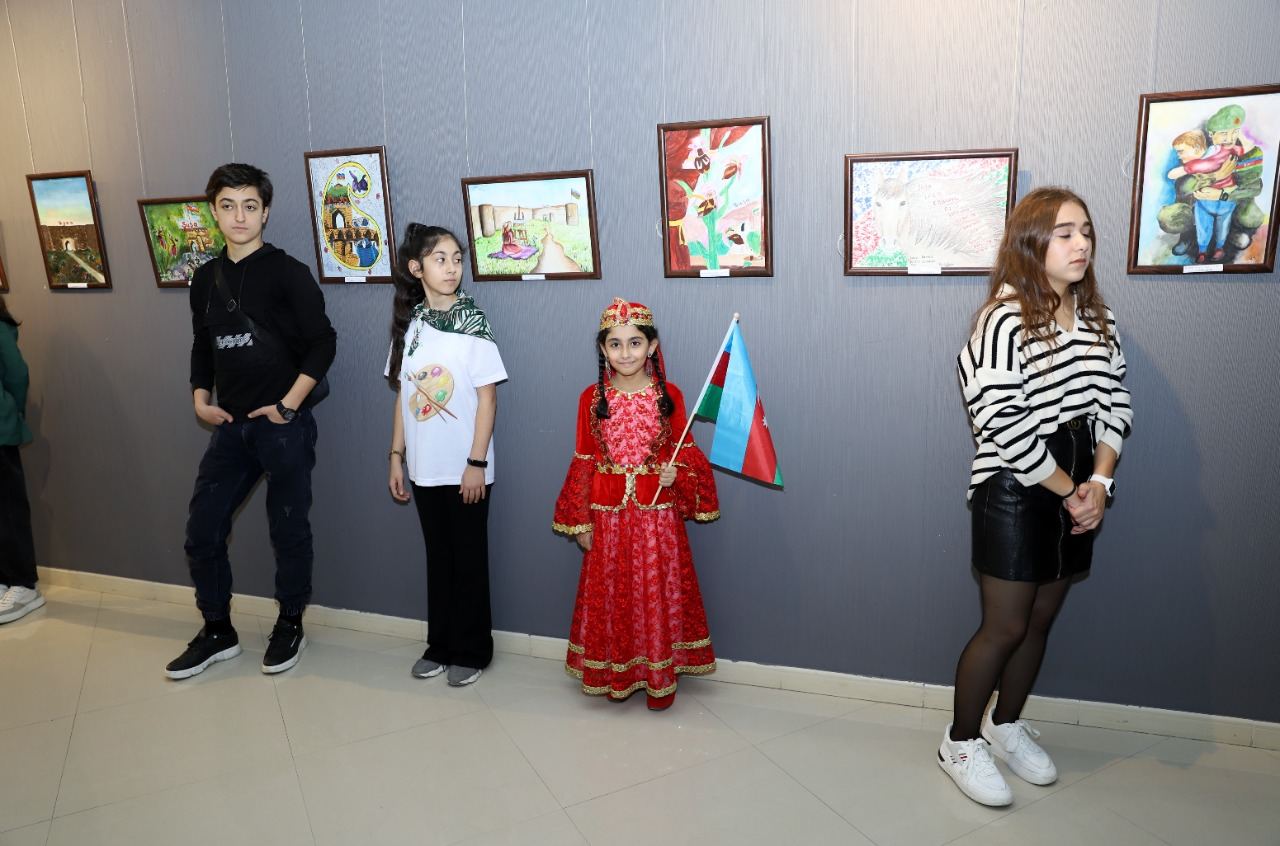 Представлены 44 лучшие работы, посвященные Победе в Отечественной войне Азербайджана (ФОТО)