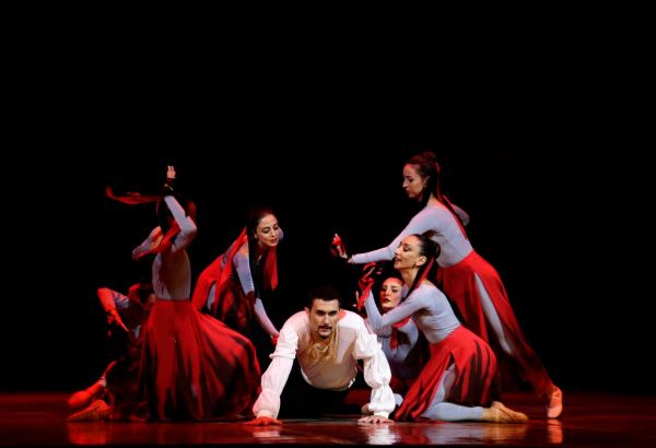 Легенда о несчастных влюбленных в Баку, или Античные герои как простые смертные (ФОТО)