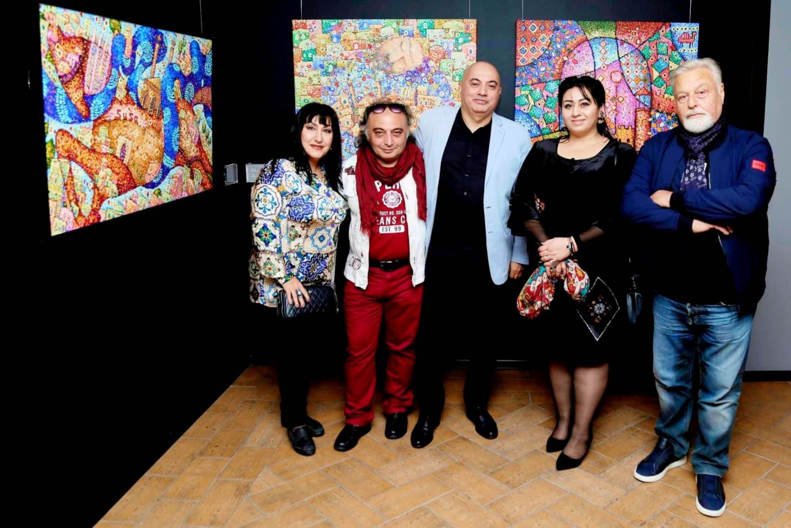 "Человек-праздник" Мир Азер Абдуллаев – лечебные свойства оптимизма и позитива экспозиции в Баку (ФОТО)