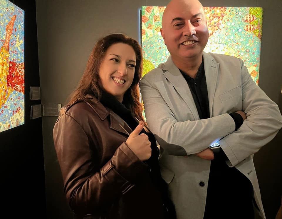 "Человек-праздник" Мир Азер Абдуллаев – лечебные свойства оптимизма и позитива экспозиции в Баку (ФОТО)