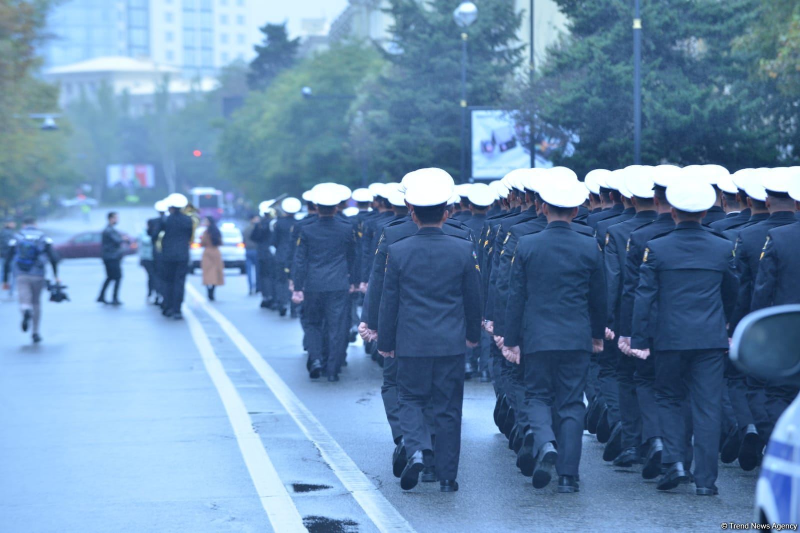 В Баку прошло шествие в связи с Днем Победы (ФОТО)