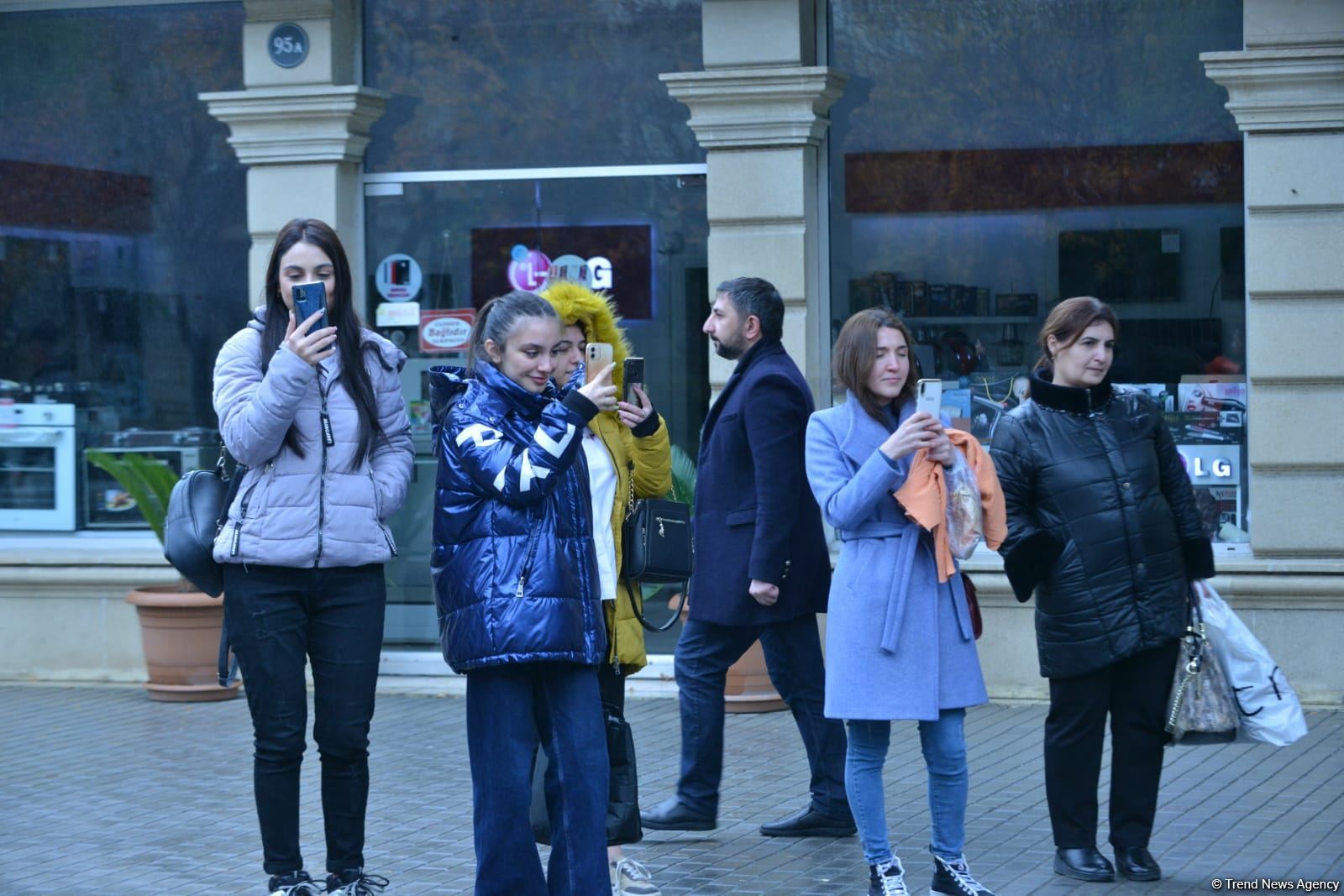 В Баку прошло шествие в связи с Днем Победы (ФОТО)