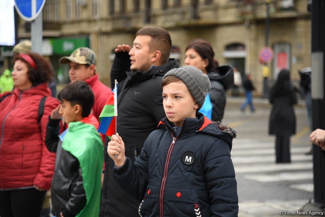 В Баку прошло шествие в связи с Днем Победы (ФОТО)