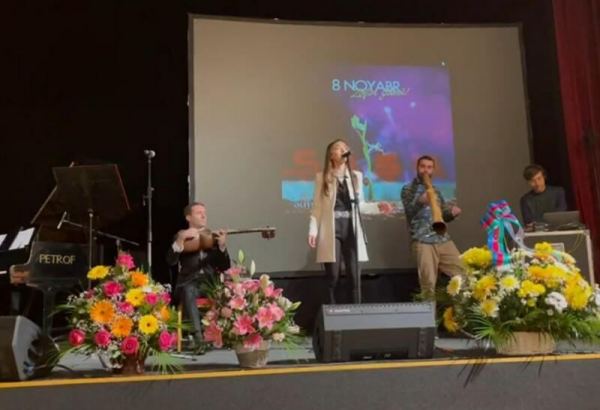 "Они сотворили нечто!": Восхищенные зрители не расходились с вечера азербайджанской музыки в Софии (ВИДЕО)