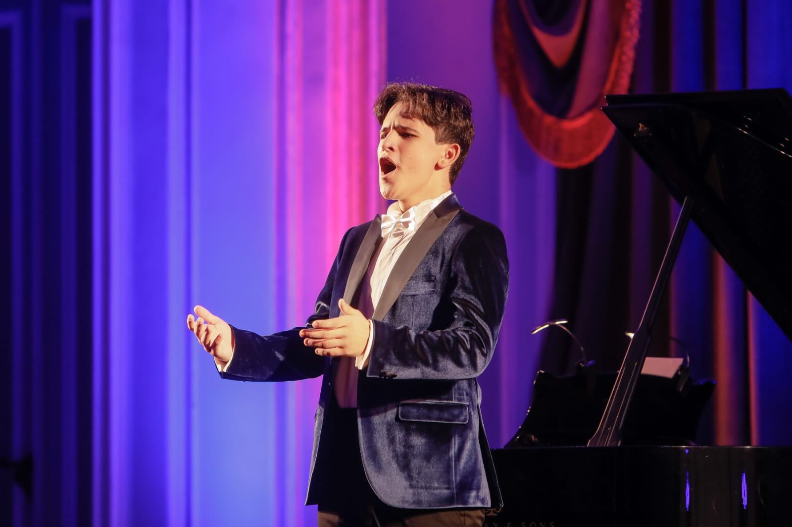 Азербайджанский вокалист выступил в гала-концерте международного фестиваля "Приношение Елене Образцовой" (ФОТО/ВИДЕО)