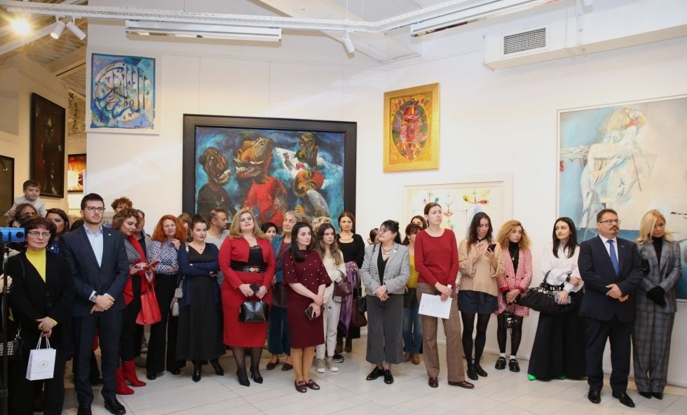 Быть женщиной в Баку. В азербайджанском языке личные местоимения "Он" и "Она" не имеют различия (ФОТО)