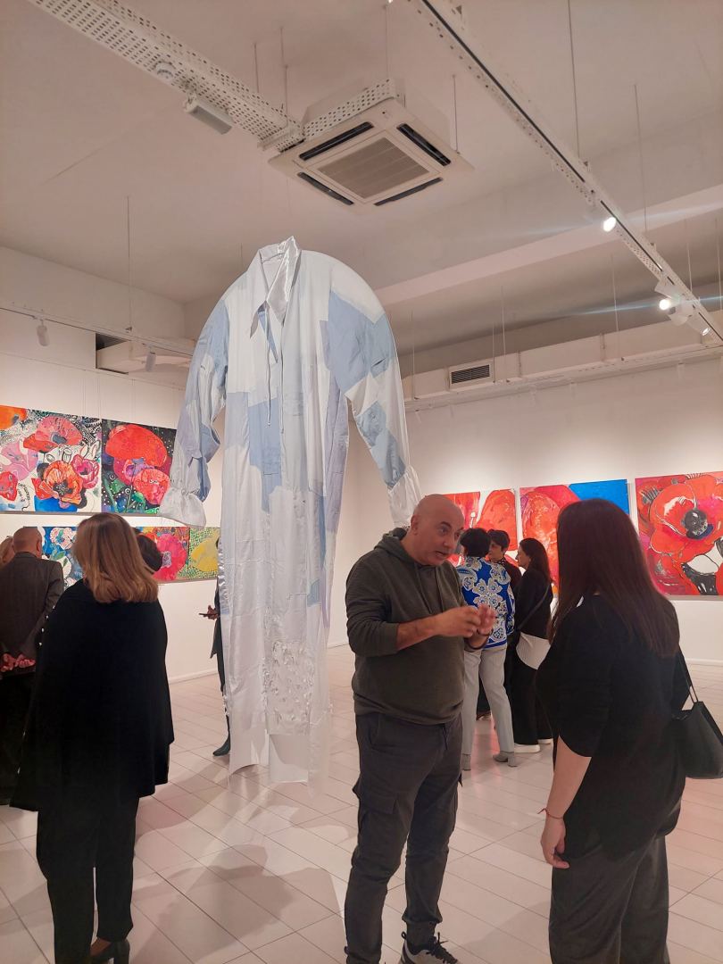 Быть женщиной в Баку. В азербайджанском языке личные местоимения "Он" и "Она" не имеют различия (ФОТО)