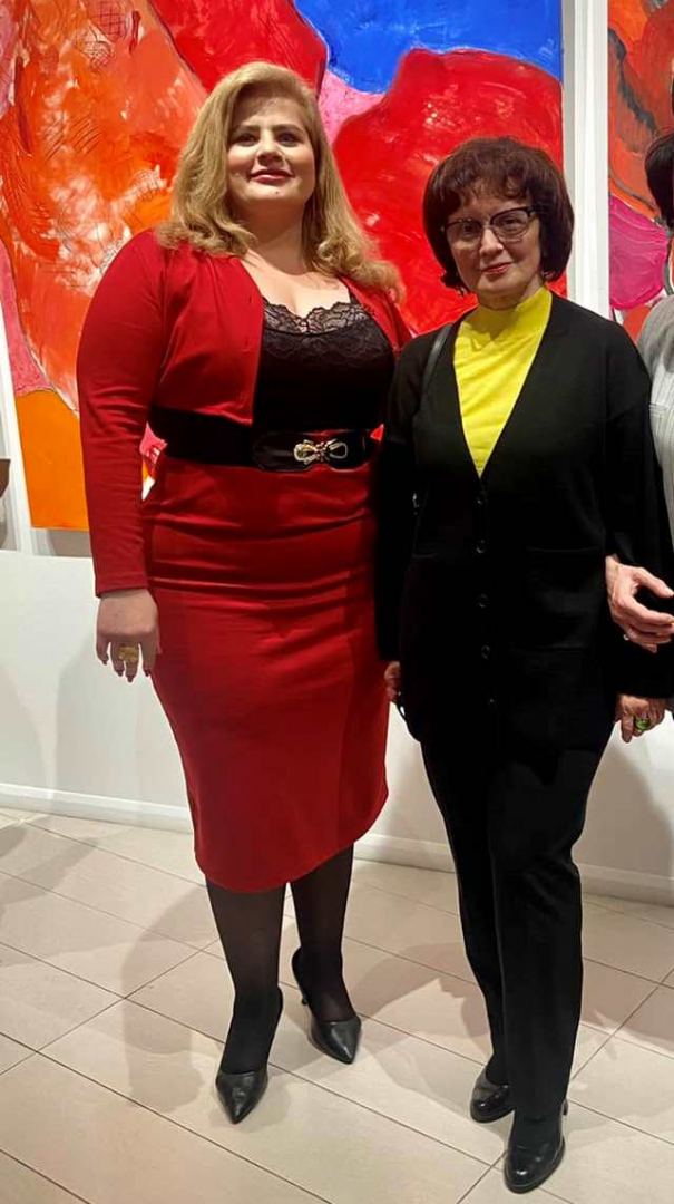 Быть женщиной в Баку. В азербайджанском языке личные местоимения "Он" и "Она" не имеют различия (ФОТО)