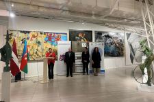 Быть женщиной в Баку. В азербайджанском языке личные местоимения "Он" и "Она" не имеют различия (ФОТО)