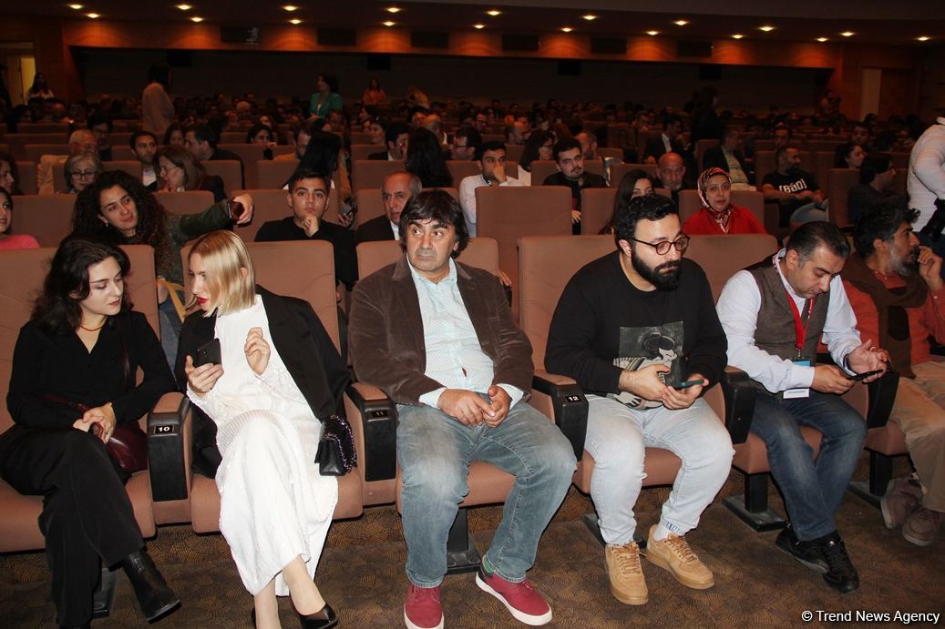 Звездный мир кино на открытии XIII Бакинского международного фестиваля короткометражных фильмов (ФОТО)