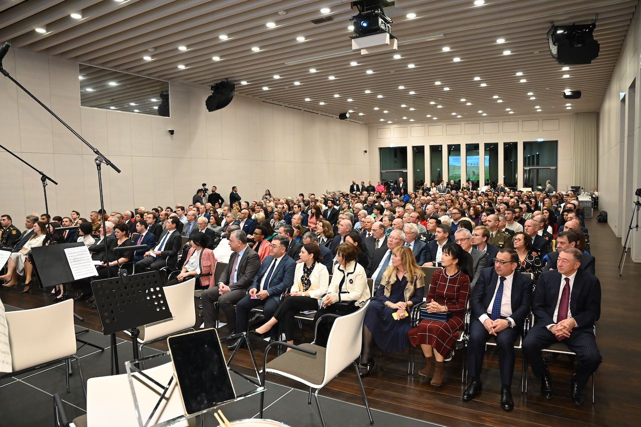 В Берлине прошел торжественный вечер мировой премьеры симфонии Хадиджи Зейналовой "Шуша"  (ВИДЕО, ФОТО)