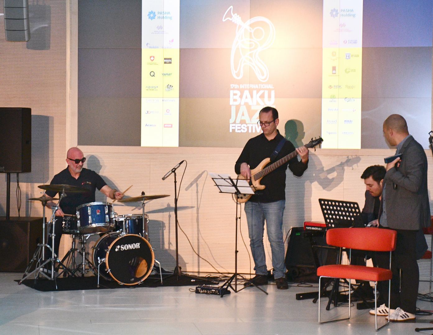 На открытии Baku Jazz Festival выступили обладатель Grammy Грегори Марет и бразильская дива Элоиза Лоуренсо (ФОТО)