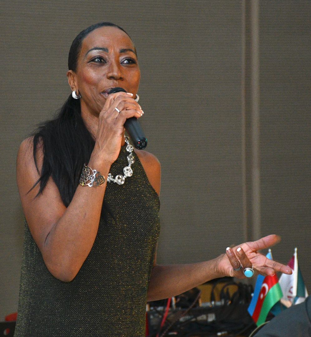 На открытии Baku Jazz Festival выступили обладатель Grammy Грегори Марет и бразильская дива Элоиза Лоуренсо (ФОТО)