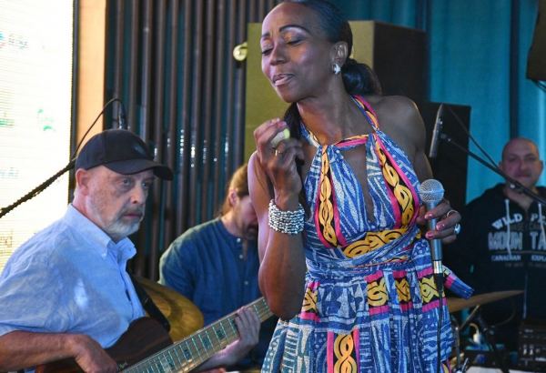 Baku Jazz Festival. Из летней Бразилии в осенний Азербайджан с зажигательной Элоизой Лоуренсо (ВИДЕО, ФОТО)