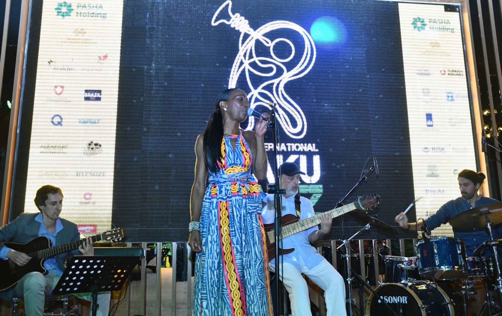 Baku Jazz Festival. Из летней Бразилии в осенний Азербайджан с зажигательной Элоизой Лоуренсо (ВИДЕО, ФОТО)