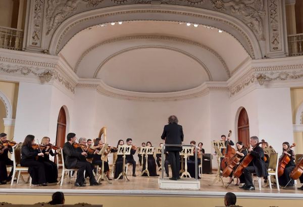 Камерный оркестр вновь порадовал бакинских меломанов (ФОТО/ВИДЕО)