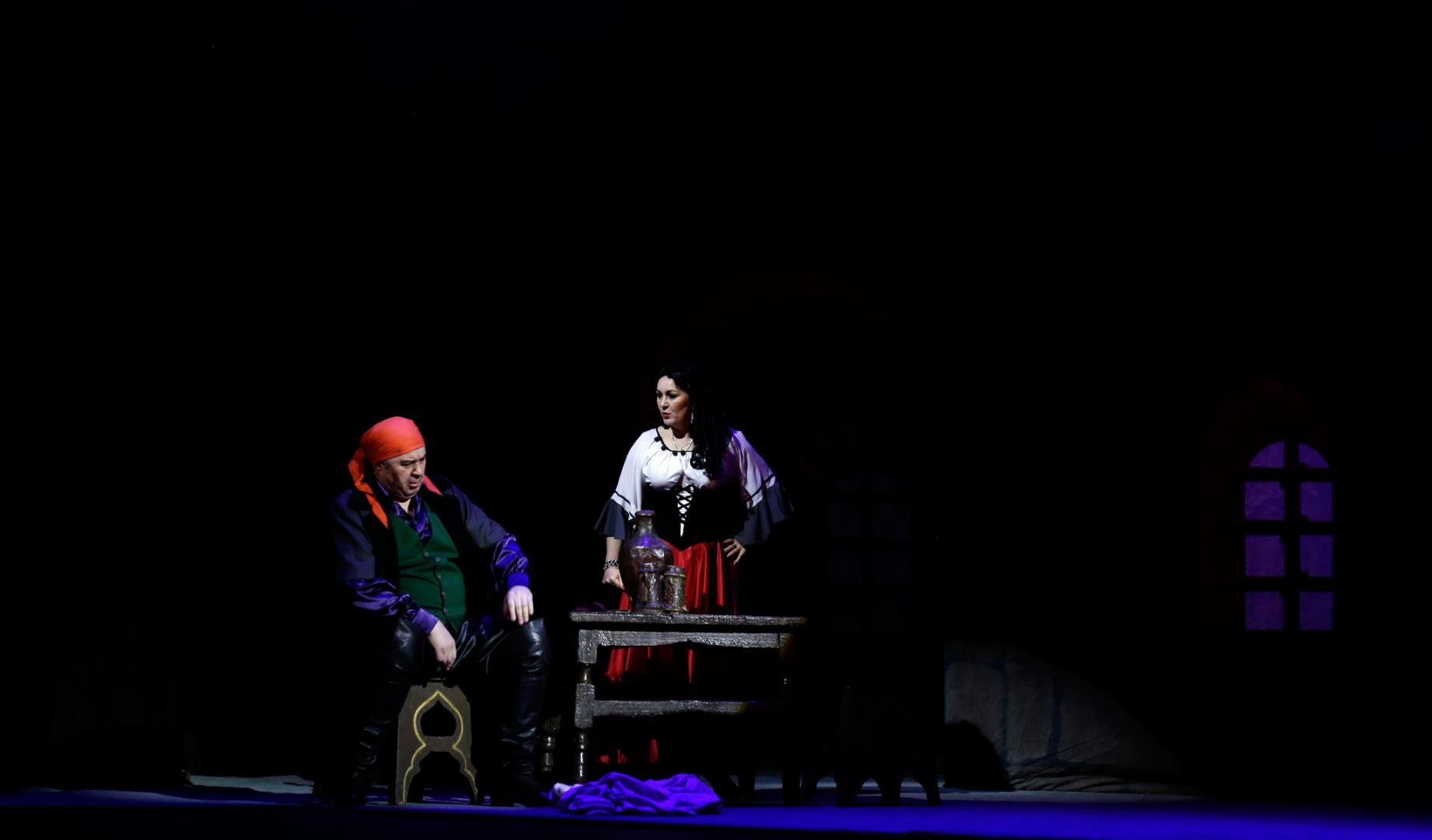 Артисты из Узбекистана представили в Азербайджане спектакль с трагической развязкой (ФОТО)