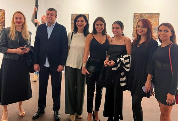 В Музее современного искусства Зураба Церетели в Тбилиси открылась выставка работ известной художницы Аиды Махмудовой "Рай может подождать" (ФОТО)