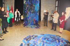 В Баку представлена необычная выставка носков, организованная посольством Латвии, Art Academy of Latvia и QGallery (ФОТО)