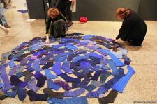 В Баку представлена необычная выставка носков, организованная посольством Латвии, Art Academy of Latvia и QGallery (ФОТО)