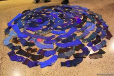 В Баку представлена необычная выставка носков, организованная посольством Латвии, Art Academy of Latvia и QGallery (ФОТО)