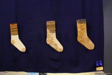 В Баку представлена необычная выставка носков, организованная посольством Латвии, Art Academy of Latvia и QGallery (ФОТО)