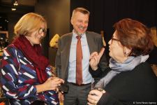 В Баку представлена необычная выставка носков, организованная посольством Латвии, Art Academy of Latvia и QGallery (ФОТО)