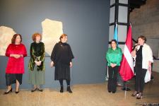 В Баку представлена необычная выставка носков, организованная посольством Латвии, Art Academy of Latvia и QGallery (ФОТО)