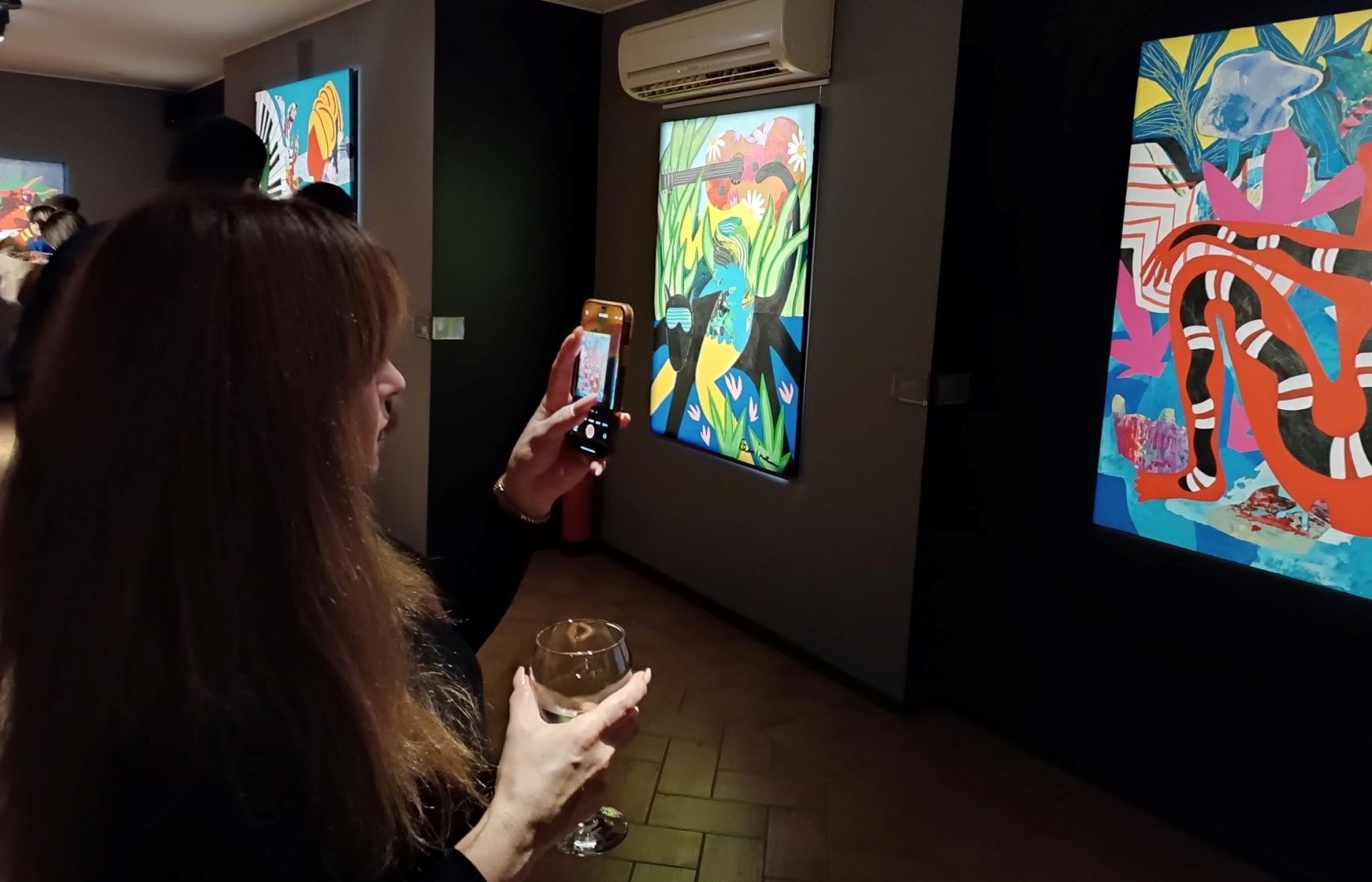 Необузданная стихия! В QGallery открылась выставка Рамины Саадатхан "Танцующий джаз" (ФОТО)