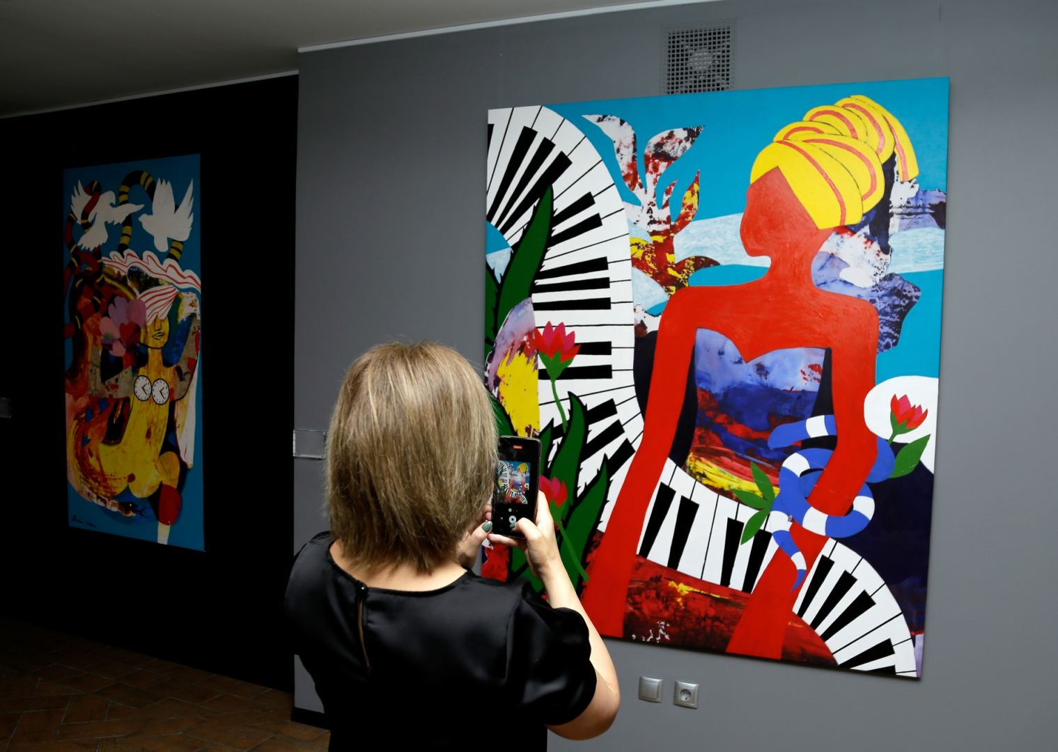 Необузданная стихия! В QGallery открылась выставка Рамины Саадатхан "Танцующий джаз" (ФОТО)