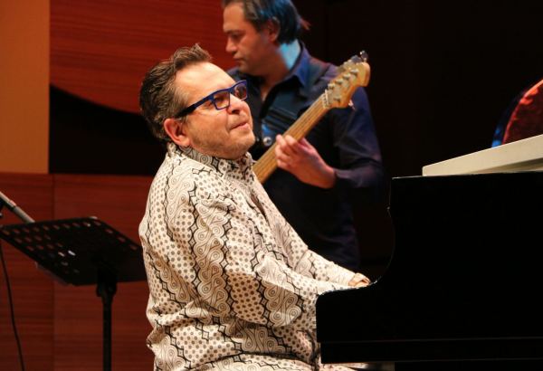 Концерт легендарного Майка дель Ферро в Баку - виртуозные джазовые импровизации и интерпретация классики (ВИДЕО, ФОТО)