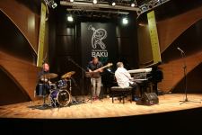 Концерт легендарного Майка дель Ферро в Баку - виртуозные джазовые импровизации и интерпретация классики (ВИДЕО, ФОТО)