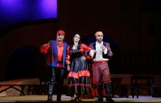 Звезды из Азербайджана, России и Беларуси показали в Баку историю про дерзкую цыганку (ФОТО)