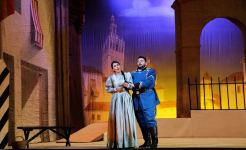 Звезды из Азербайджана, России и Беларуси показали в Баку историю про дерзкую цыганку (ФОТО)