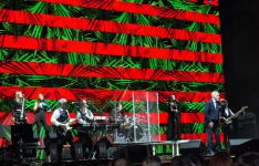 В Баку потрясающий концерт Валерия Меладзе начался с мелодии "Азербайджан" (ВИДЕО, ФОТО)